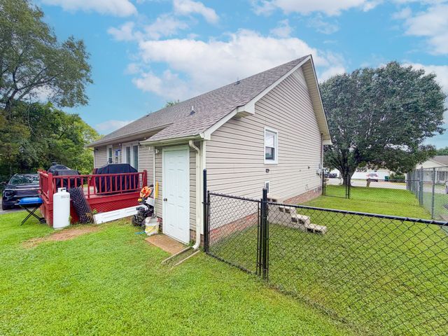 1324 Sunnybrooke Ct, Pulaski, TN 38478
