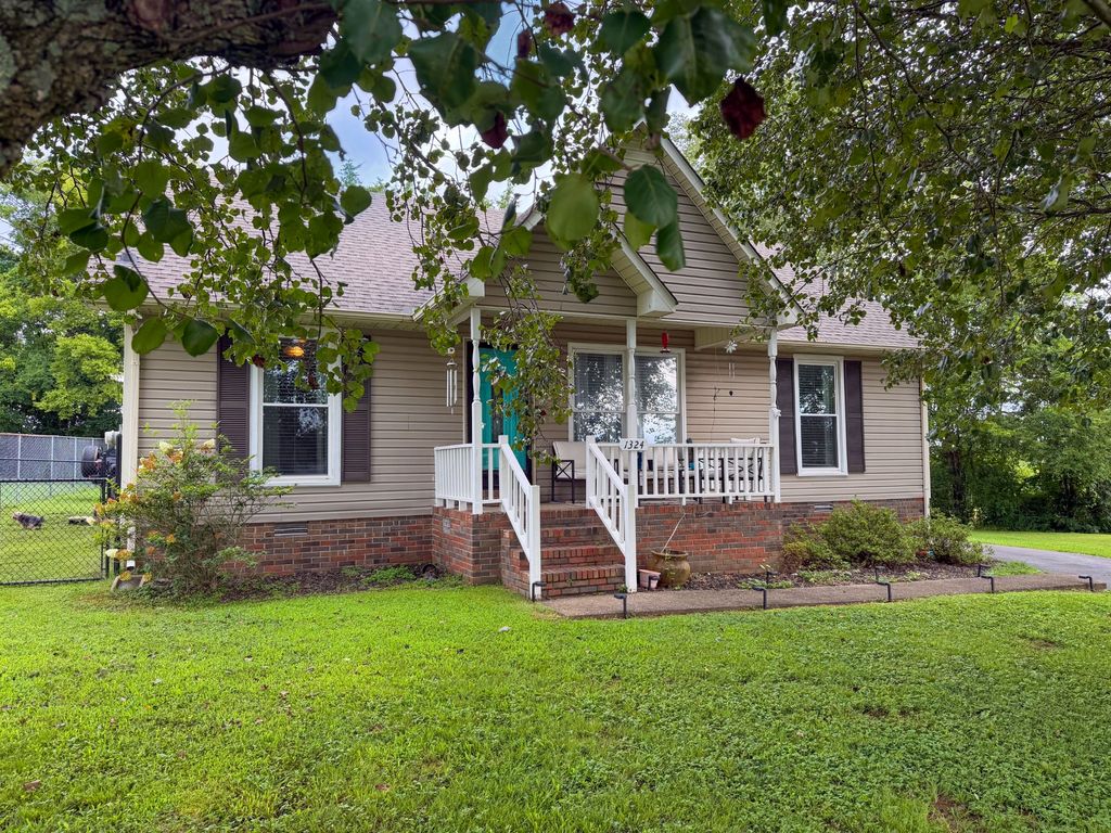 1324 Sunnybrooke Ct, Pulaski, TN 38478