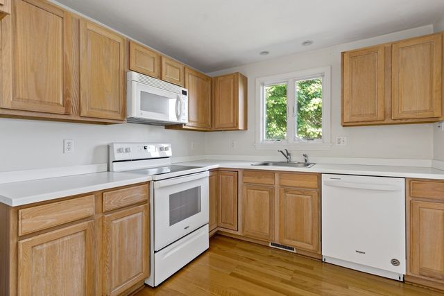 125 Leisure Green Dr 167, Mashpee, MA 02649