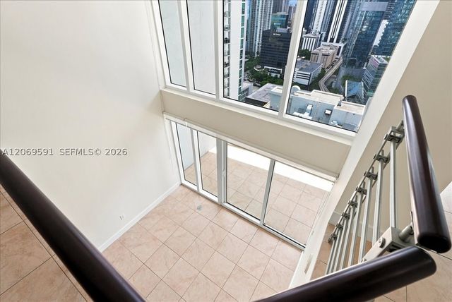 41 SE 5th St 1908, Miami, FL 33131
