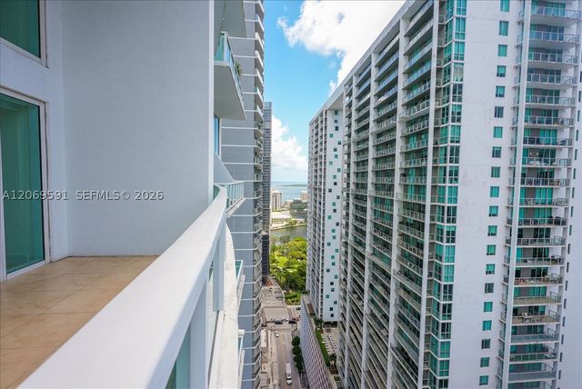 41 SE 5th St 1908, Miami, FL 33131