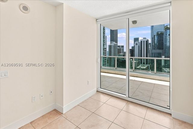 41 SE 5th St 1908, Miami, FL 33131