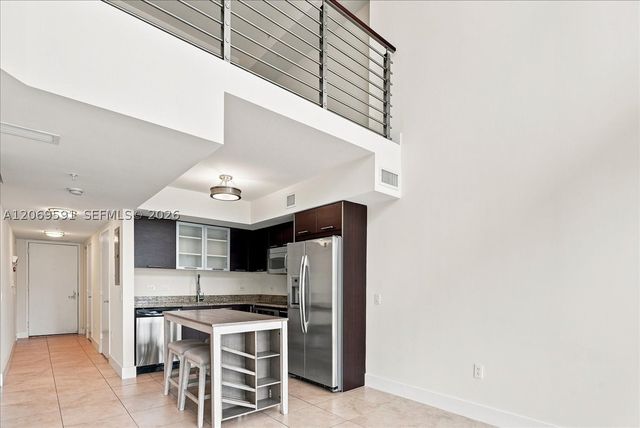 41 SE 5th St 1908, Miami, FL 33131
