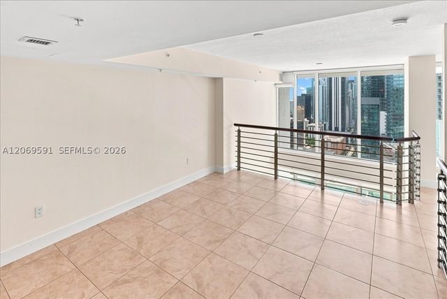 41 SE 5th St 1908, Miami, FL 33131