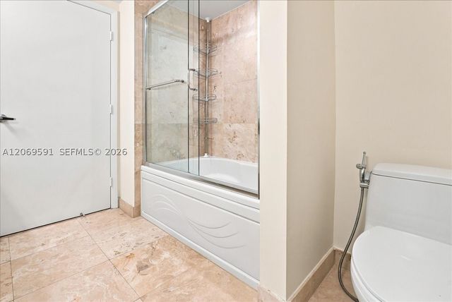 41 SE 5th St 1908, Miami, FL 33131