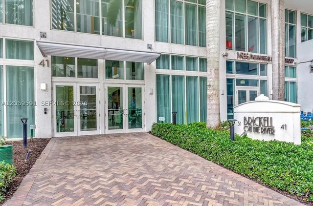 41 SE 5th St 1908, Miami, FL 33131