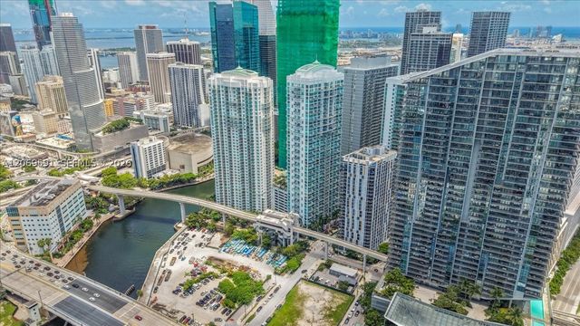 41 SE 5th St 1908, Miami, FL 33131