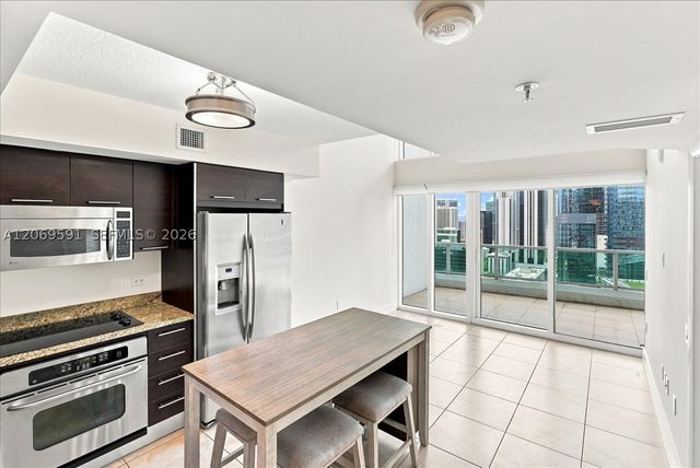 41 SE 5th St 1908, Miami, FL 33131
