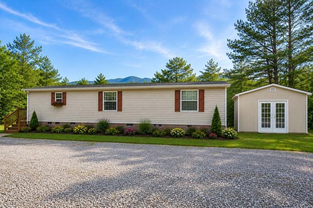 851 Stansbury Mountain Road, Copperhill, TN 37317