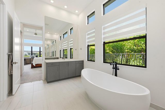 13128 Feathering Way, Palm Beach Gardens, FL 33412