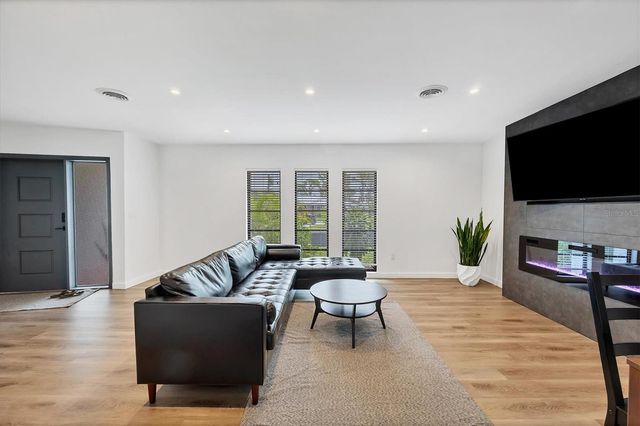 402 MONZA AVENUE, North Port, FL 34287