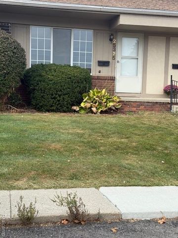 25325 Potomac Drive 3, South Lyon, MI 48178