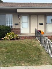 25325 Potomac Drive 3, South Lyon, MI 48178