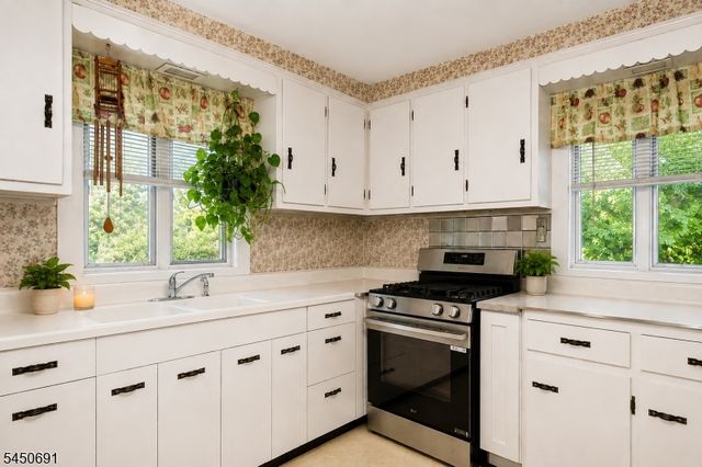 340 Saddle River Rd, Saddle Brook Twp., NJ 07663