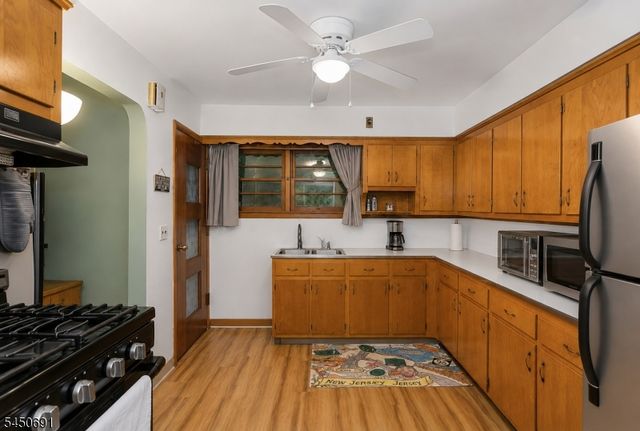 340 Saddle River Rd, Saddle Brook Twp., NJ 07663