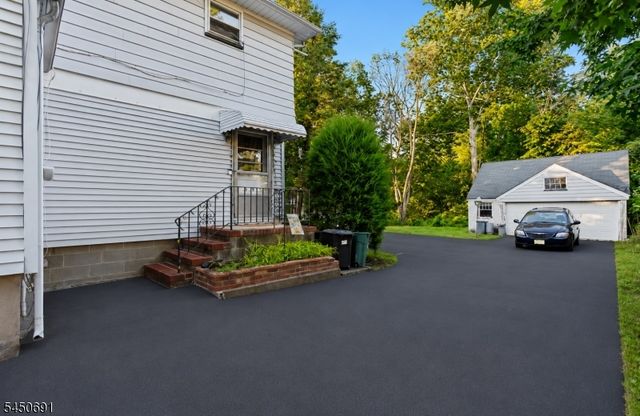 340 Saddle River Rd, Saddle Brook Twp., NJ 07663