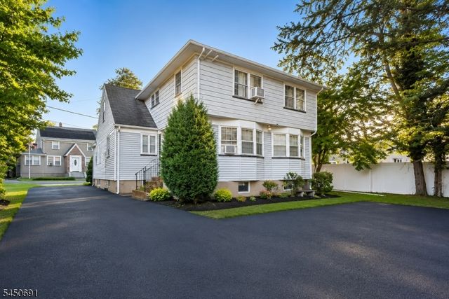 340 Saddle River Rd, Saddle Brook Twp., NJ 07663