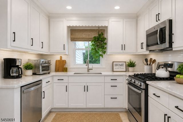 340 Saddle River Rd, Saddle Brook Twp., NJ 07663