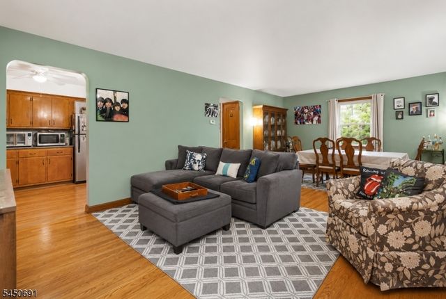 340 Saddle River Rd, Saddle Brook Twp., NJ 07663