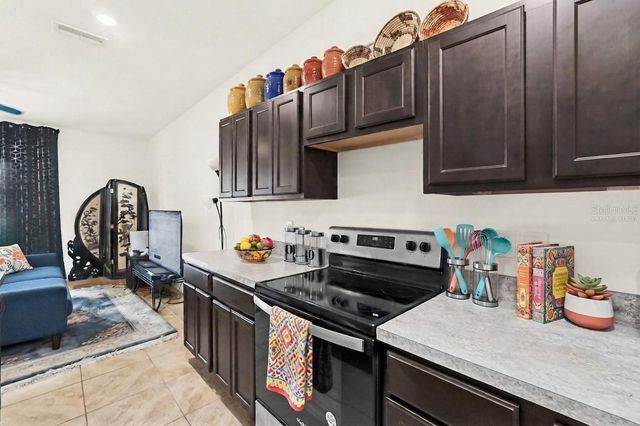 1401 YELLOW FINCH DRIVE, Davenport, FL 33837