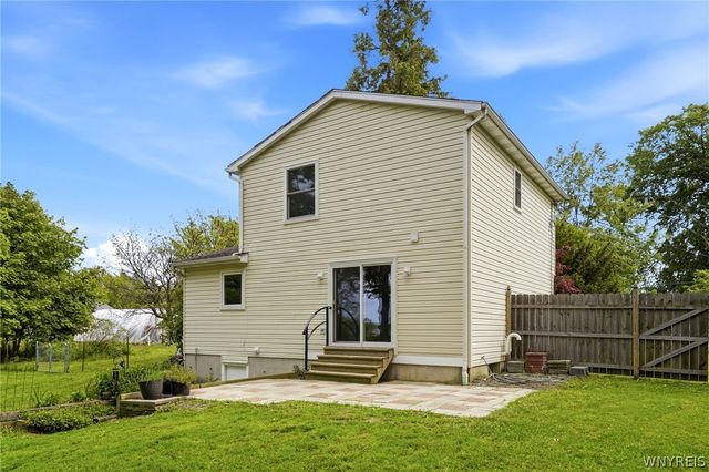 3330 East Pleasant Drive, Hamburg, NY 14075