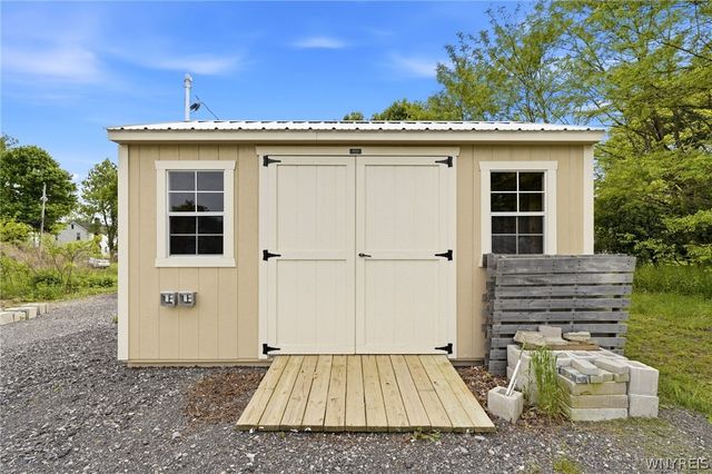 3330 East Pleasant Drive, Hamburg, NY 14075