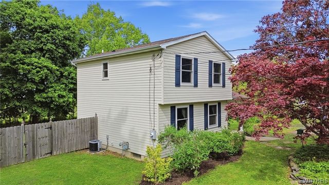 3330 East Pleasant Drive, Hamburg, NY 14075