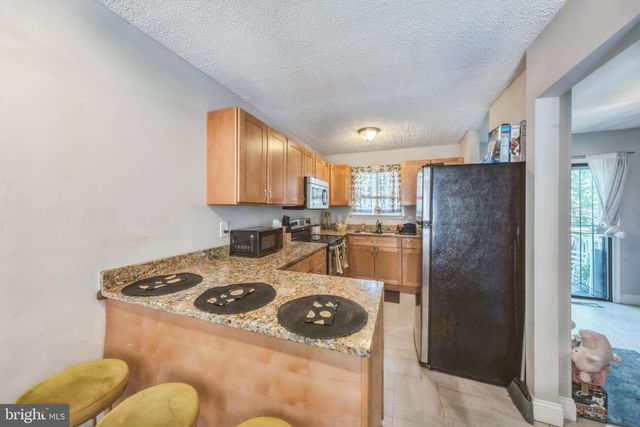 1142 BARNABY TER SE, Washington, DC 20032