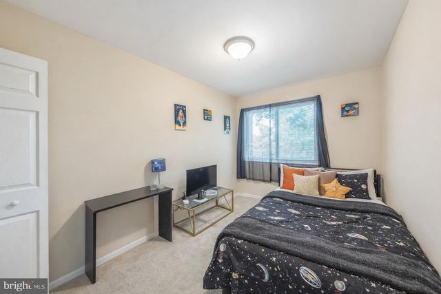 1142 BARNABY TER SE, Washington, DC 20032