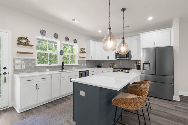 641 N Laurel Street, Summerville, SC 29483