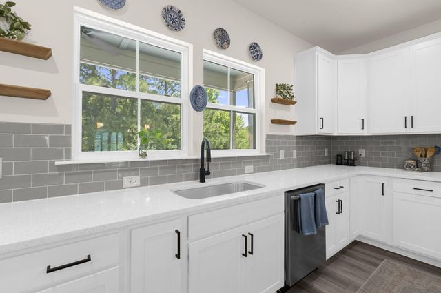 641 N Laurel Street, Summerville, SC 29483