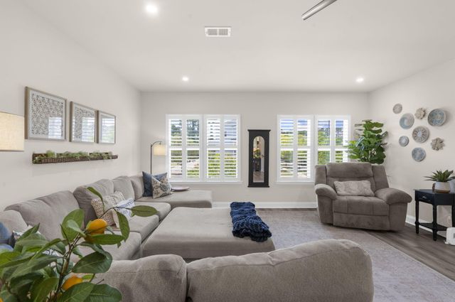 641 N Laurel Street, Summerville, SC 29483