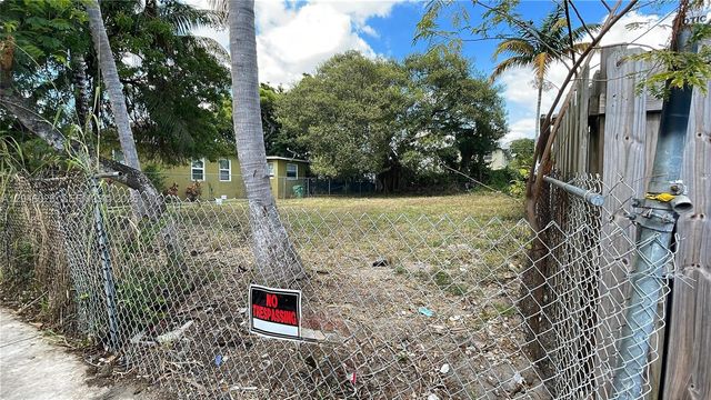 1255 NW 60 ST, Miami, FL 33142