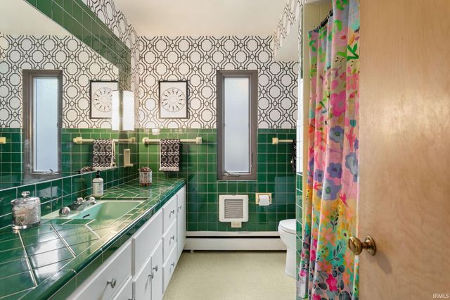 721 N COQUILLARD Drive, South Bend, IN 46617