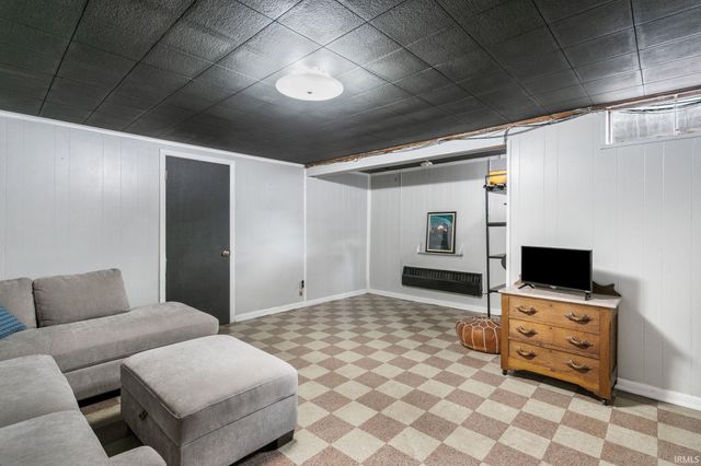 721 N COQUILLARD Drive, South Bend, IN 46617
