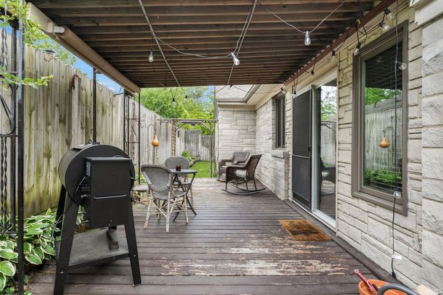 721 N COQUILLARD Drive, South Bend, IN 46617