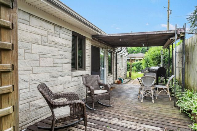 721 N COQUILLARD Drive, South Bend, IN 46617