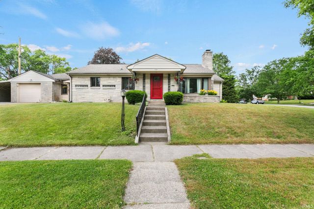 721 N COQUILLARD Drive, South Bend, IN 46617