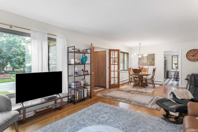 721 N COQUILLARD Drive, South Bend, IN 46617