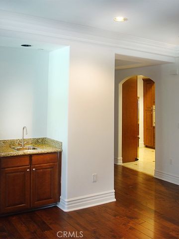 10640 WOODBRIDGE Street 107, Toluca Lake, CA 91602