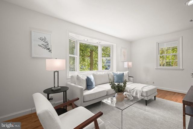 8901 MELWOOD RD, Bethesda, MD 20817