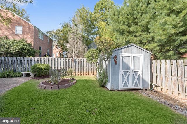 8901 MELWOOD RD, Bethesda, MD 20817