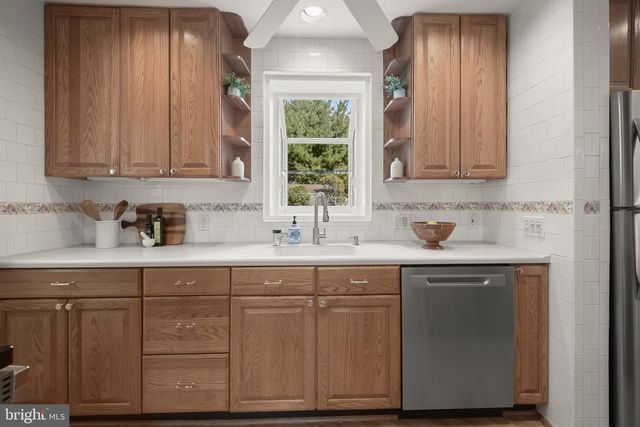 8901 MELWOOD RD, Bethesda, MD 20817