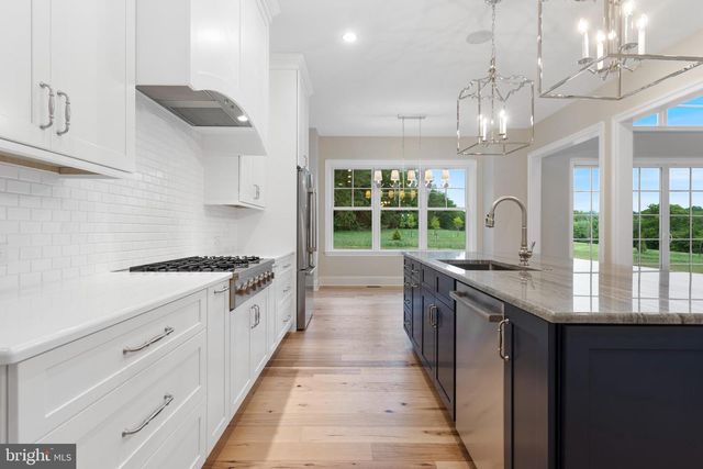 THE GREENBRIAR MILLSTONE CIR, West Chester, PA 19380