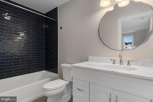 THE GREENBRIAR MILLSTONE CIR, West Chester, PA 19380