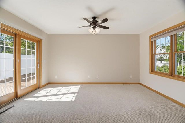 W6148 LONG COURT, Appleton, WI 54914