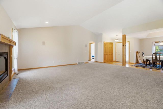 W6148 LONG COURT, Appleton, WI 54914