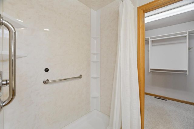 W6148 LONG COURT, Appleton, WI 54914
