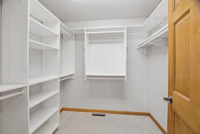 W6148 LONG COURT, Appleton, WI 54914