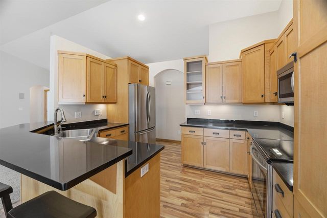 W6148 LONG COURT, Appleton, WI 54914